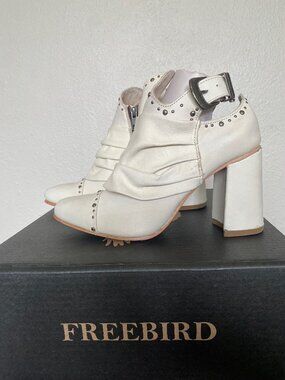 Freebird Jericho Size 9 - Beige